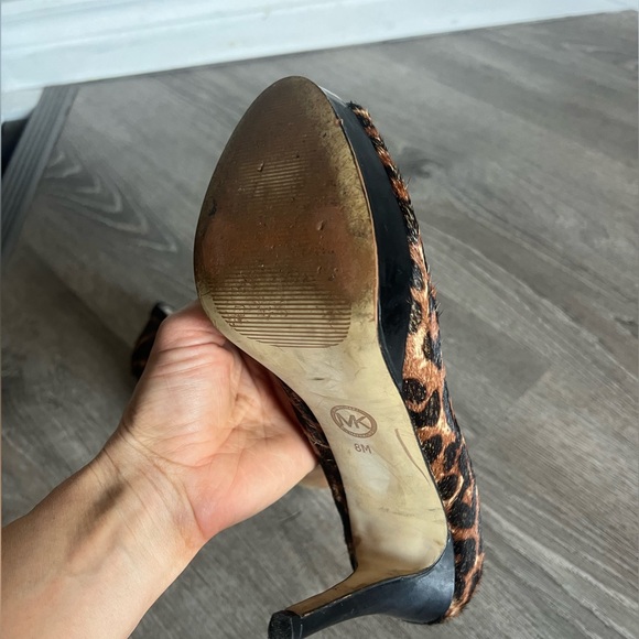 Michael Kors leopard peep toe heels - Picture 4 of 7